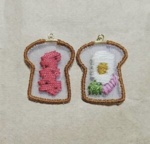 刺繍ピアス