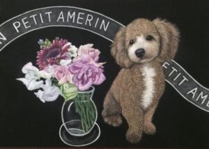 花瓶に差したお花とワンちゃん1頭